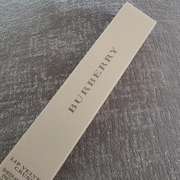 NWT Burberry Lip Velvet Crush Magenta - Picture 3 of 3